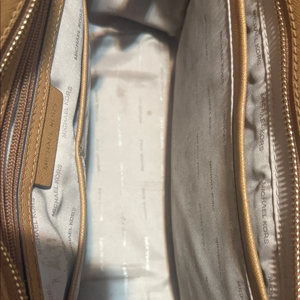 Michael Kors White and Tan Tote Bag - Picture 6 of 7